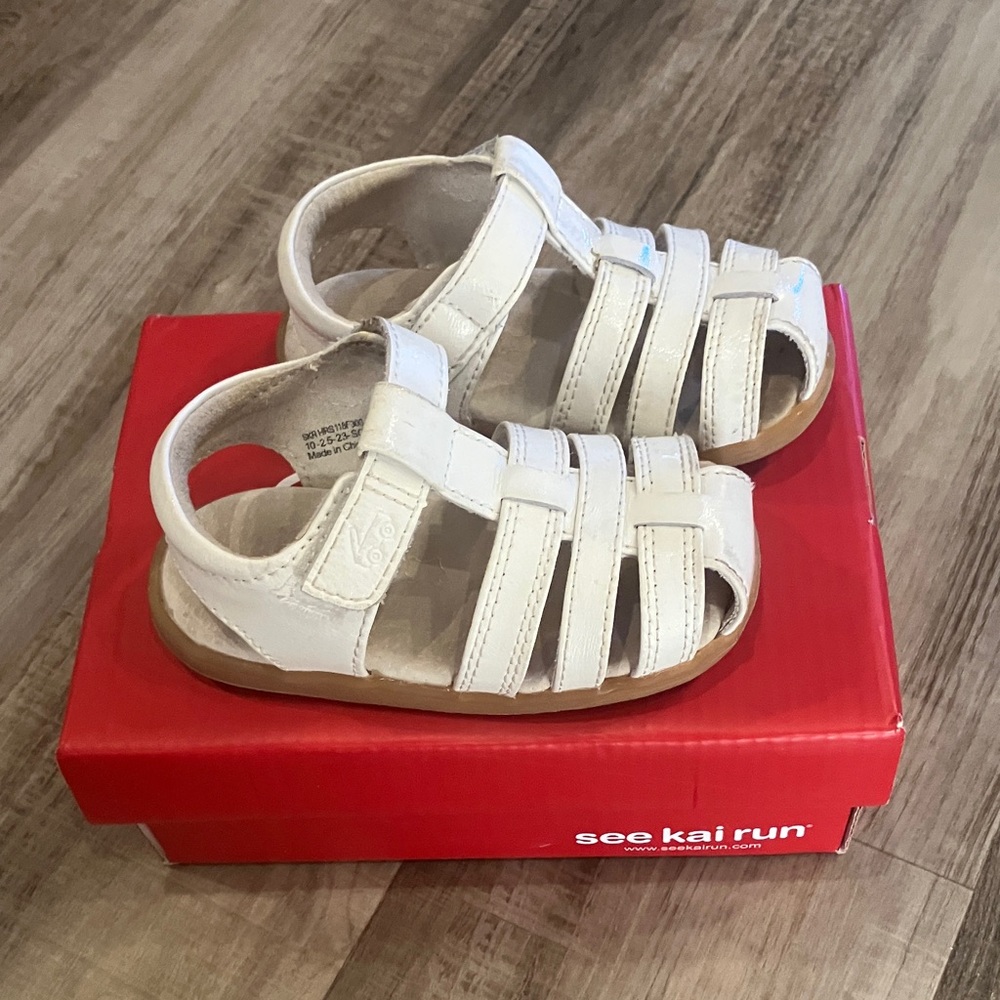 See Kai Run gloria v Sandals